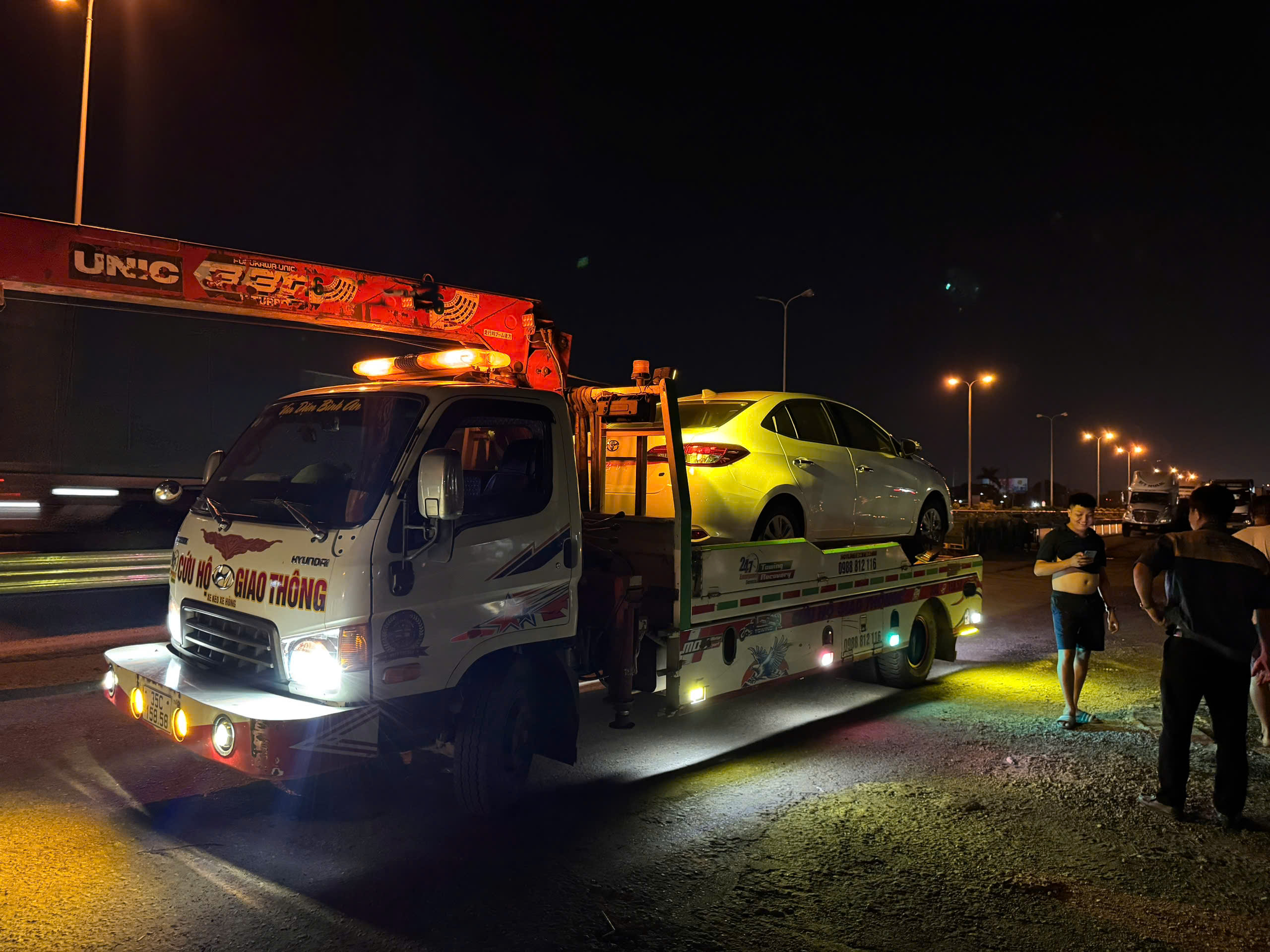 Các bước ưu tiên khi xe gặp sự cố ban đêm