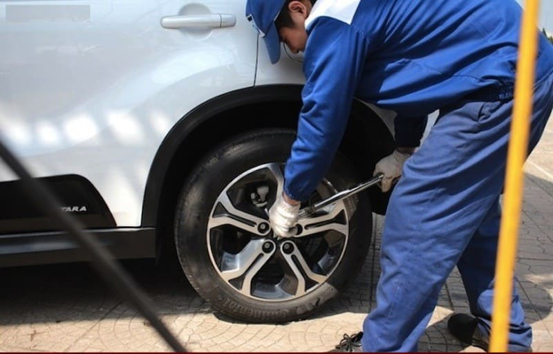 Dịch vụ thay lốp ô tô lưu động là gì?